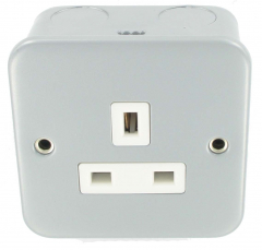 Metal Clad Unswitched Socket